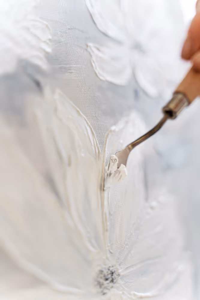 Leinwand bemalen Workshop Oldenburg: Spachtel mit weisser Farbe