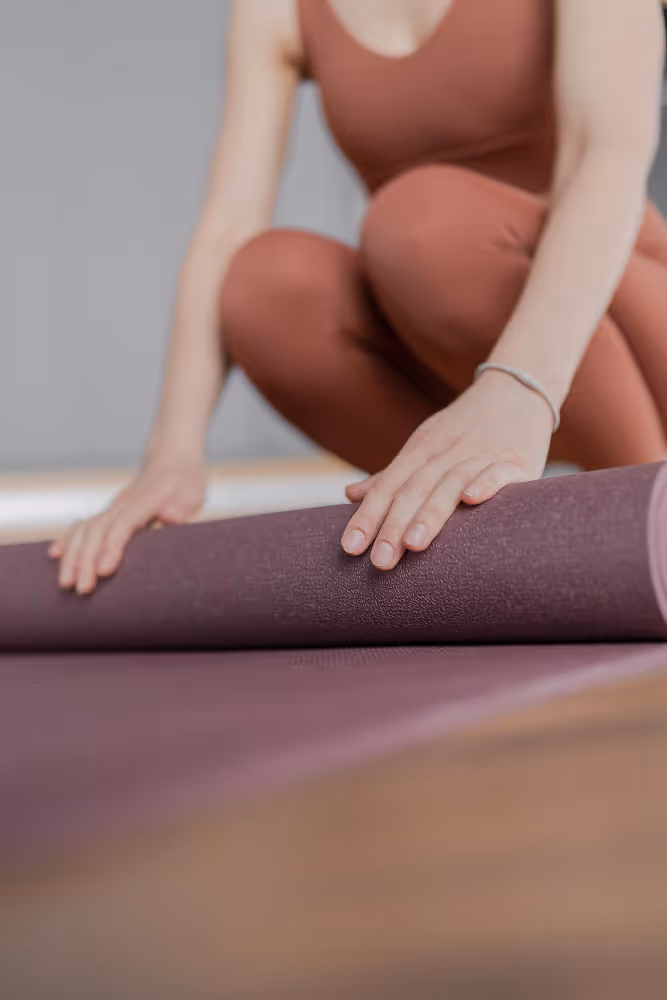Vinyasa Yoga in Oldenburg bei FLOWers Yoga: Vorbereitung der Yogamatte