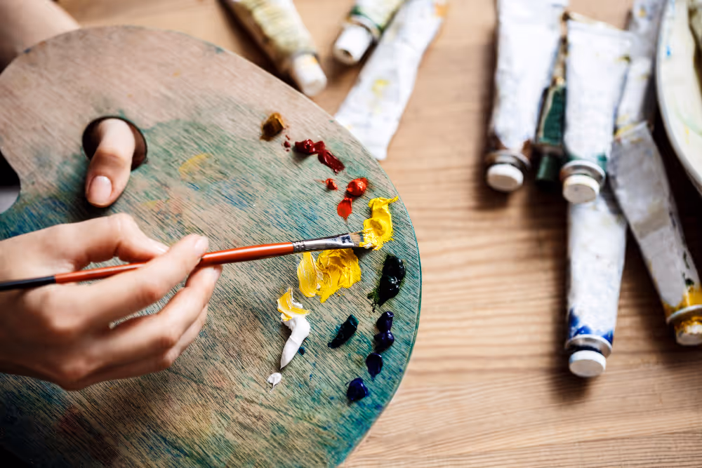 Leinwand bemalen Workshop bei FLOWers Yoga Oldenburg: Pinsel und Farbe