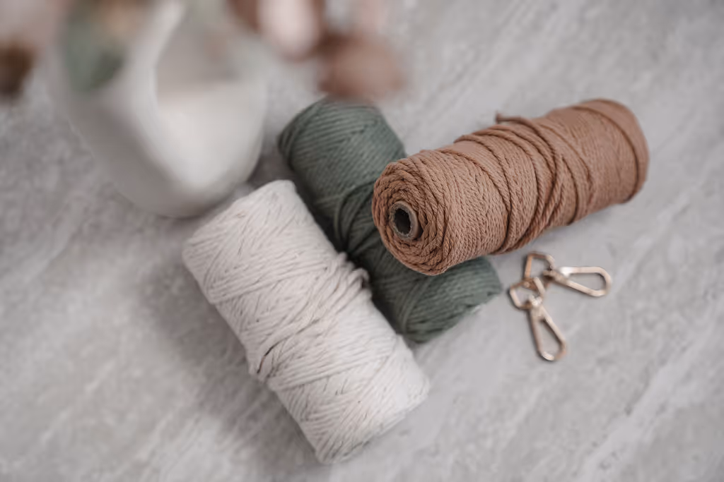 Makramee-Material fuer den Workshop in Oldenburg bei FLOWers Yoga